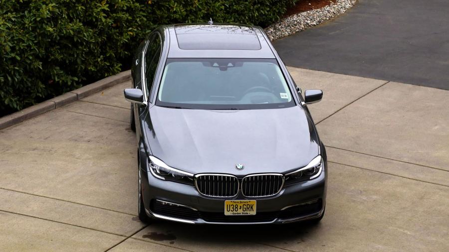  BMW 740e iPerformance (G11) 2018 года  (NA) (фото 13 из 40)